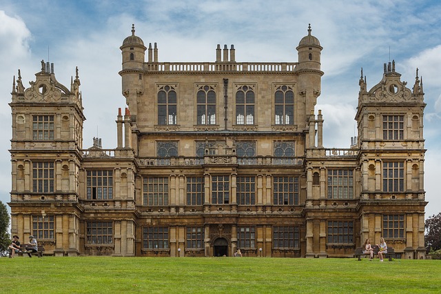 wollaton-hall-deer-park